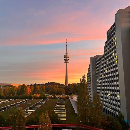 Sharing Studio Apartment With Me München Exteriör bild