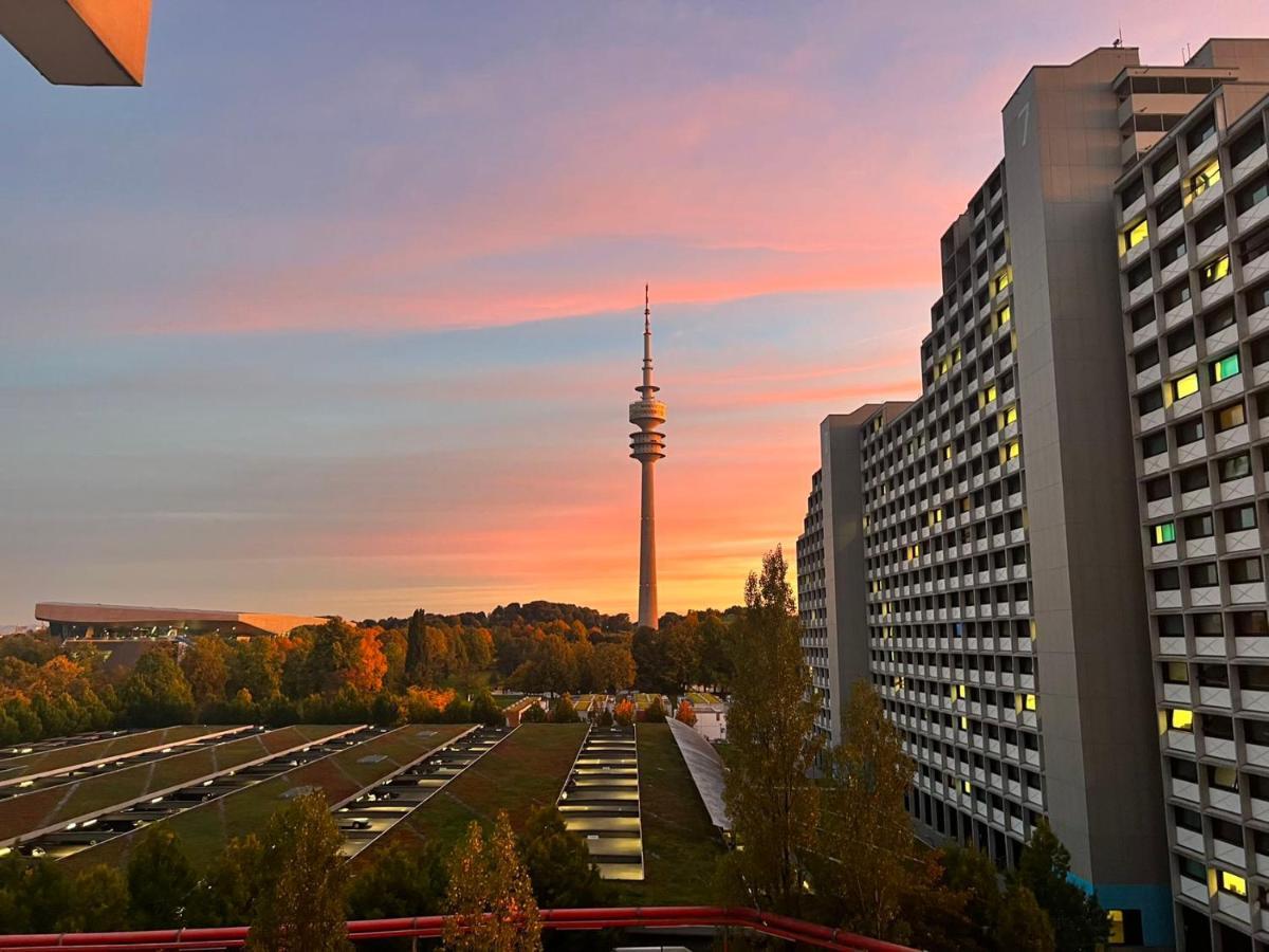 Sharing Studio Apartment With Me München Exteriör bild